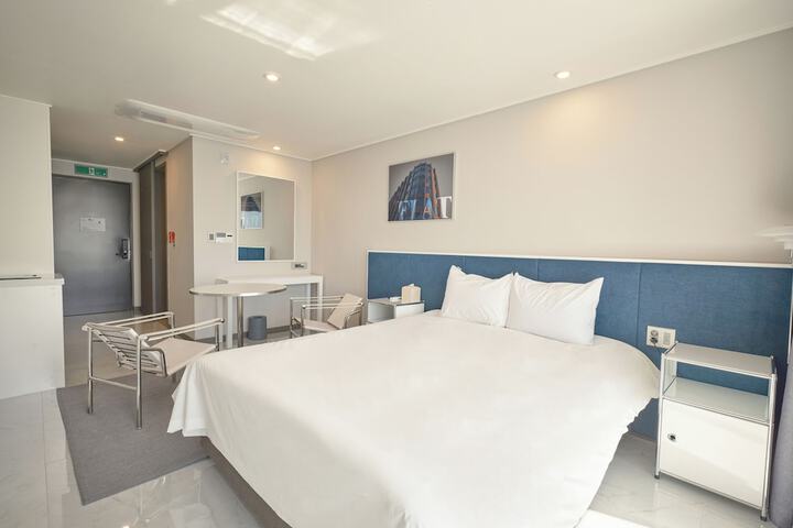 Room 6 of 29