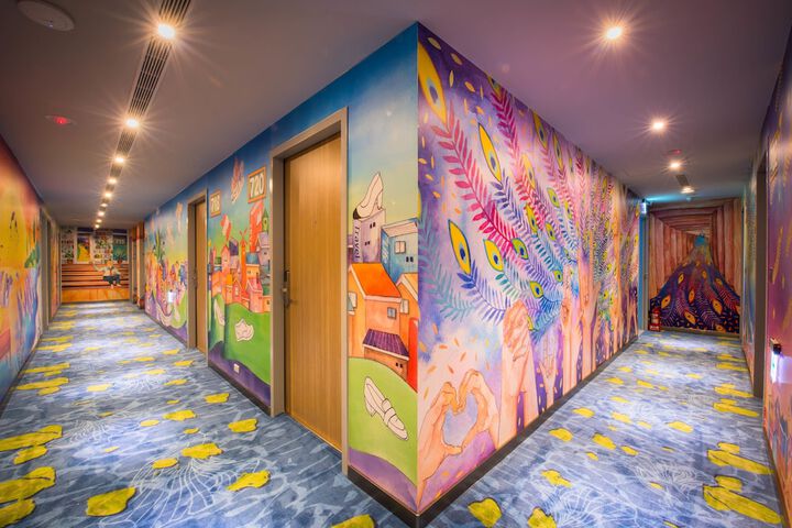 Ballroom/Hall 93 of 96