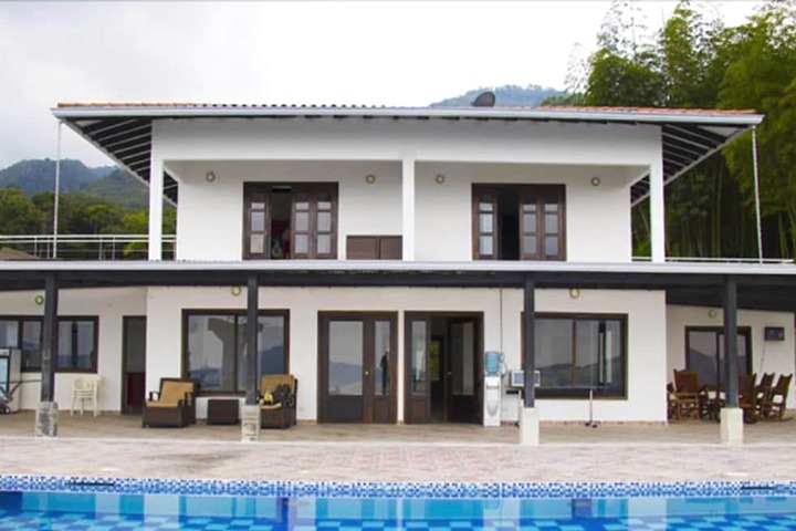 Summun Suites Calima Lake