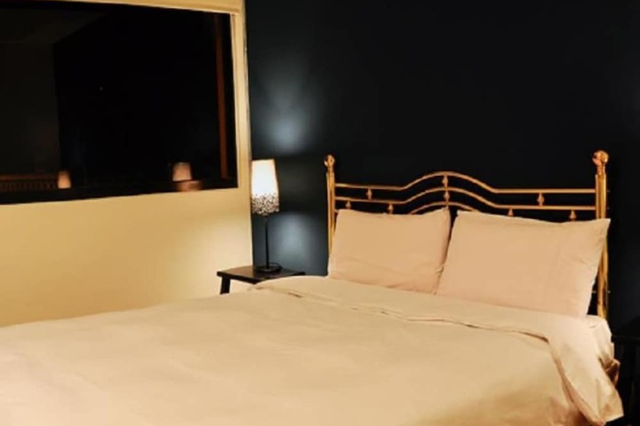 Room 5 of 20