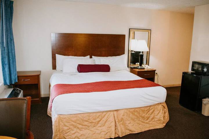 1 King Bed Deluxe (8 of 8)