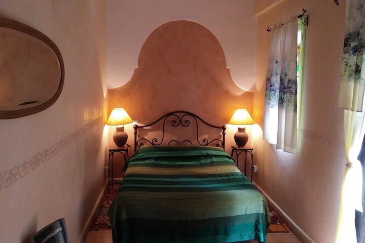 Room 11 of 38