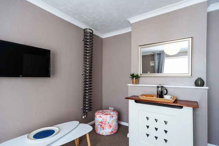 Room 4 of 15