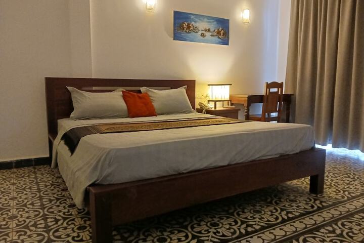 Room 5 of 14