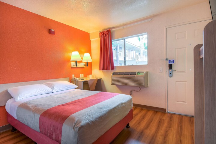 Double Bed (4 of 14)