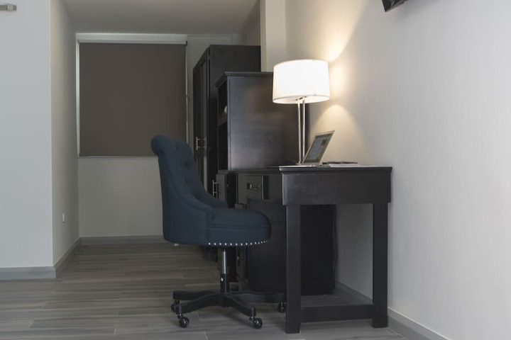 Room 30 of 34