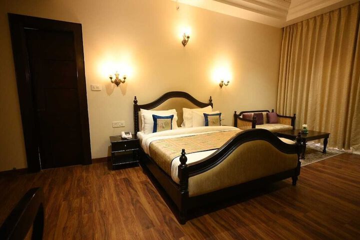 Room 47 of 161