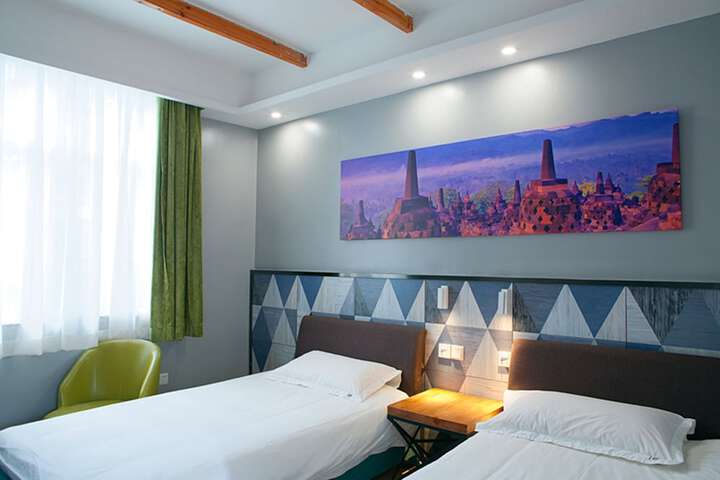Room 7 of 47