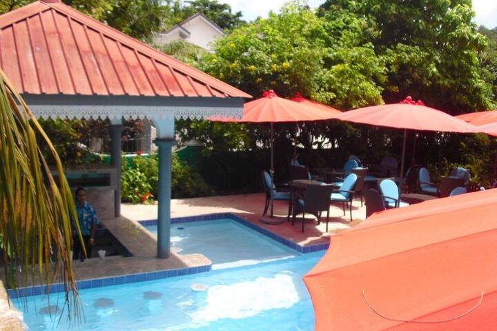 Hotel with Pool