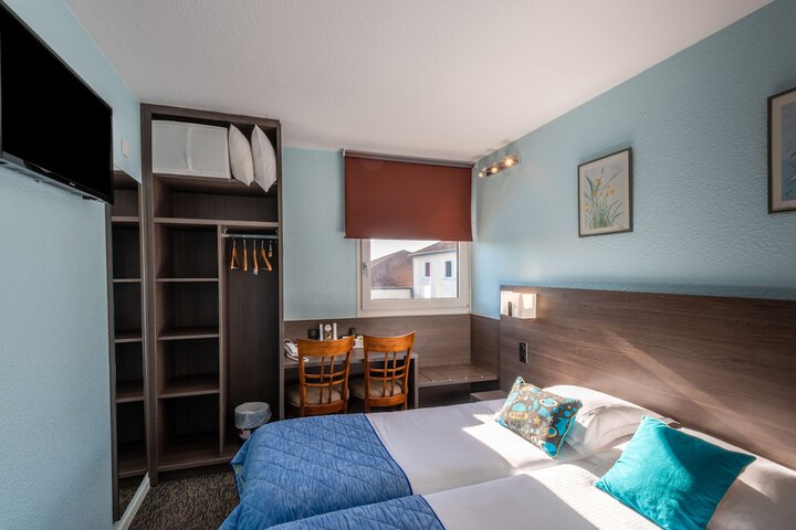 Room 9 of 51