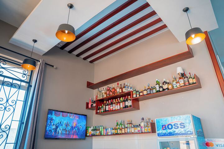 Lounge 57 of 63
