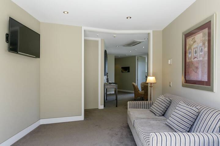 Room 112 of 200