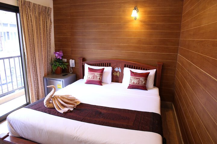 Room 6 of 37