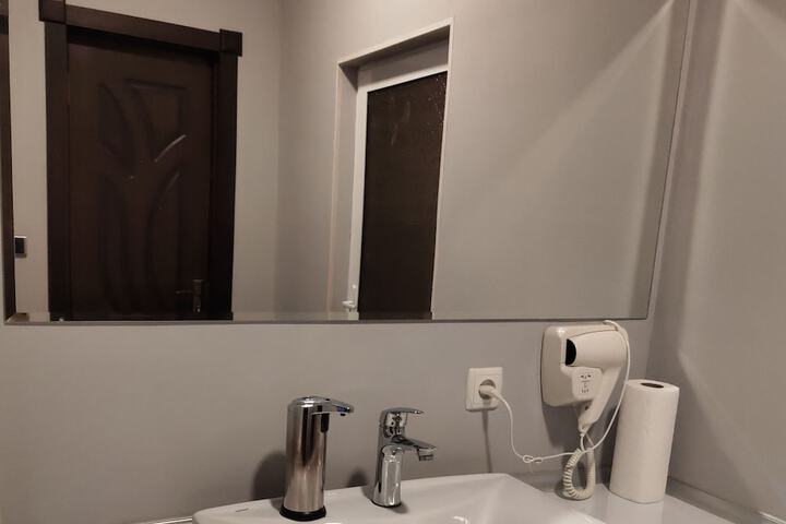 Room 13 of 23