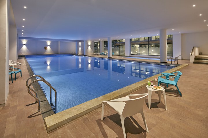 Hotel Pool