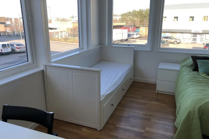 Room 5 of 17