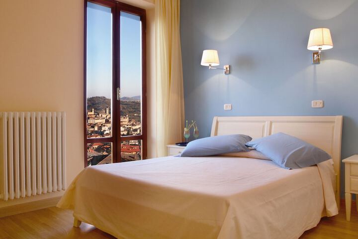 Room 5 of 13