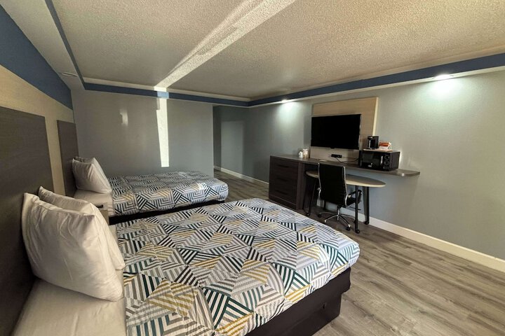 Room 26 of 34