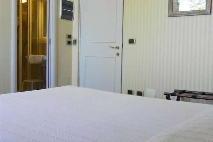 Room 15 of 58
