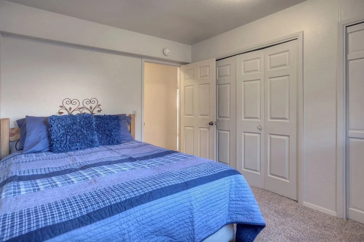 Room 5 of 12