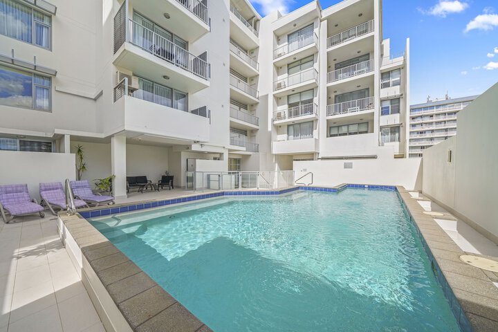 Hotel Pool