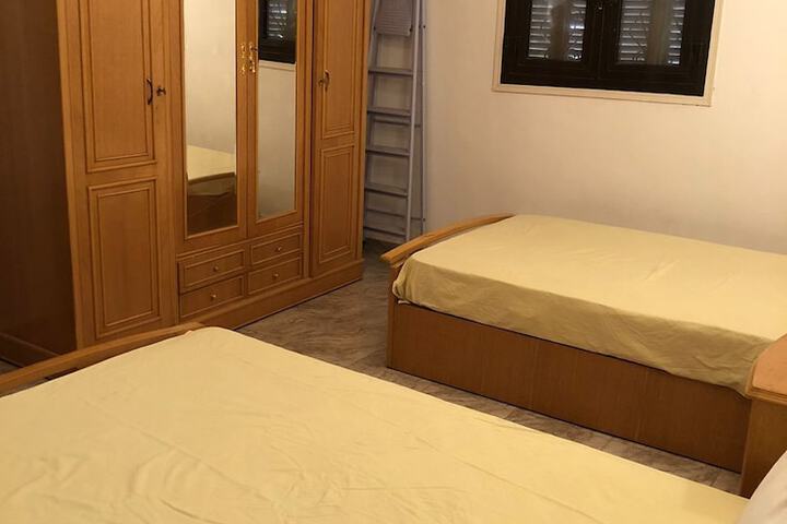 Room 7 of 22