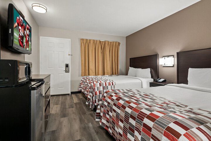 Deluxe 2 Double Beds (8 of 8)