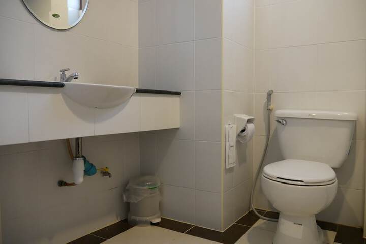 Room 21 of 25