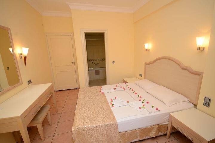 Room 5 of 25