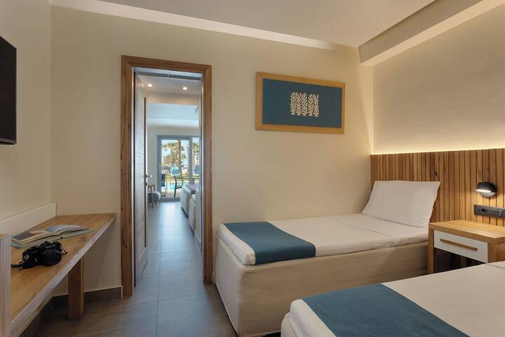 Room 36 of 168