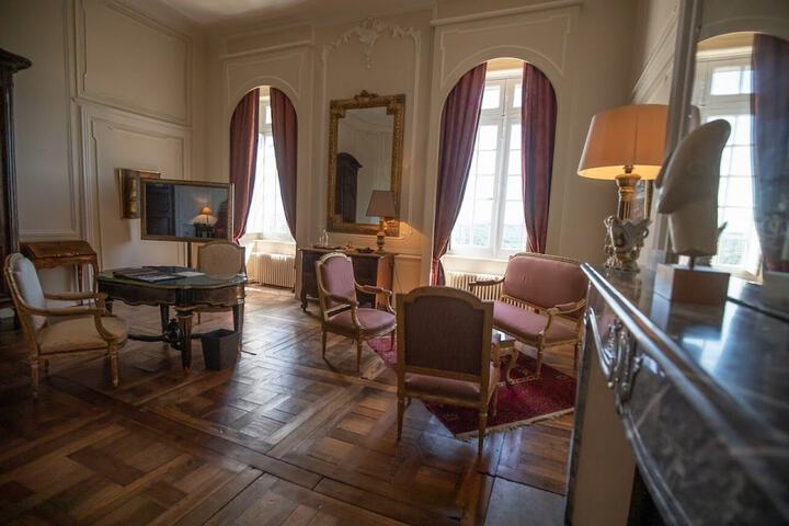 Room 6 of 69