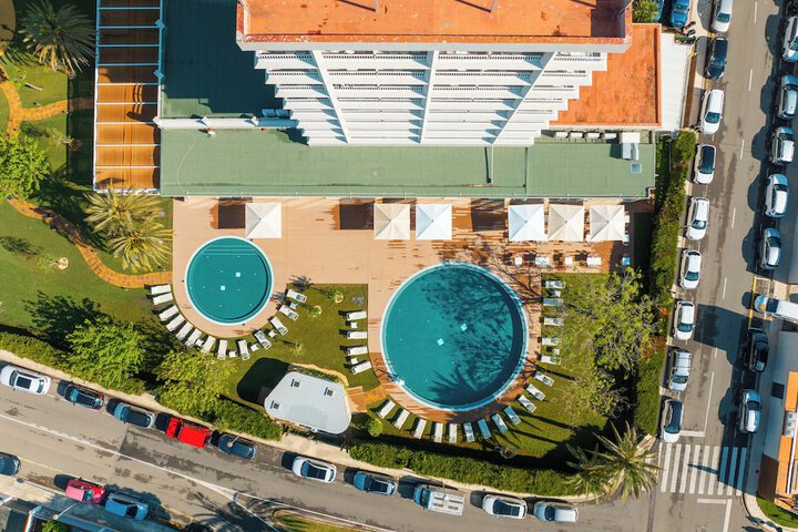 Hotel with Pool
