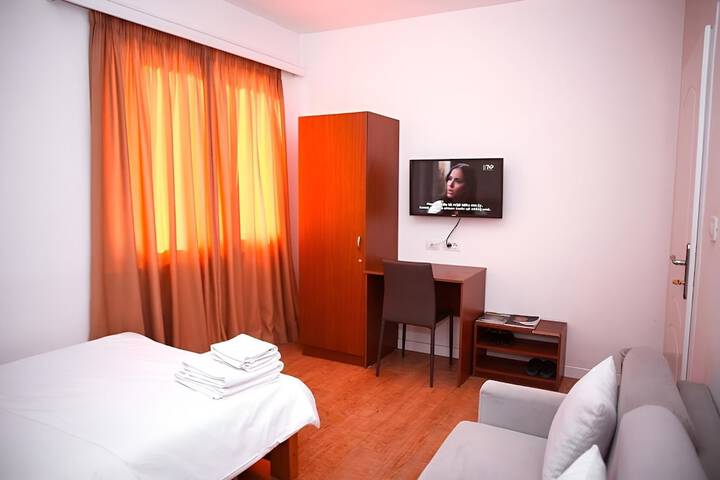Room 32 of 58
