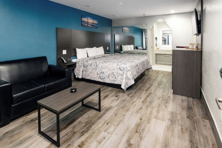 Room 18 of 51