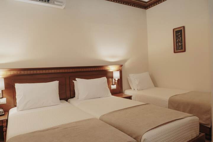 Room 25 of 118