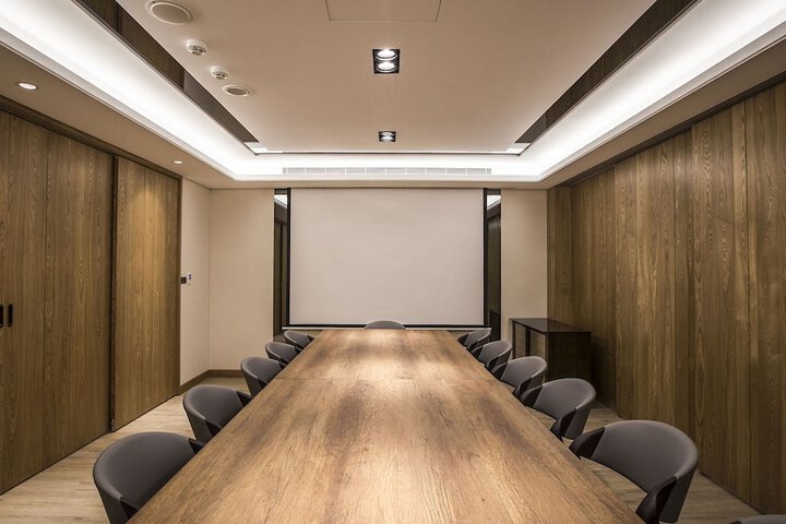 Business Center 38 of 40