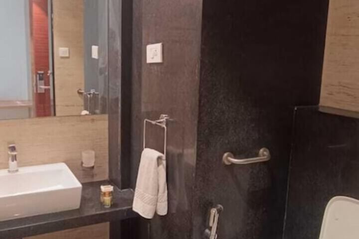 Room 15 of 25