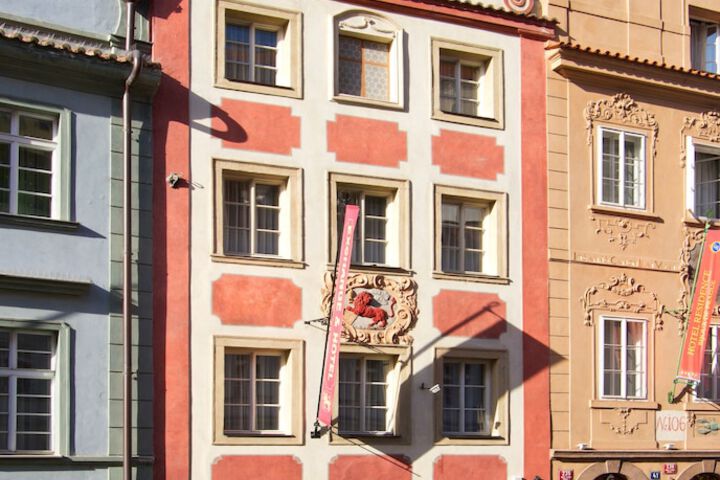 Hotel Entry