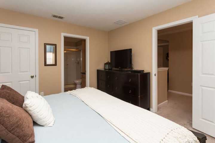 Room 12 of 87