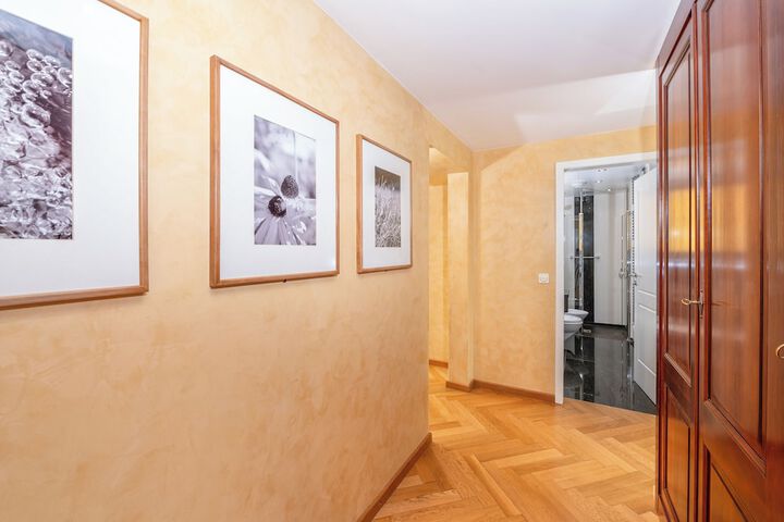 Room 15 of 119