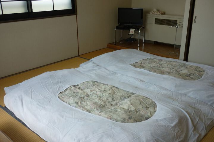 Room 6 of 53