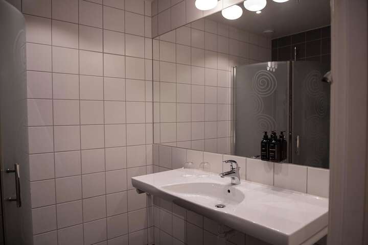 Room 72 of 114