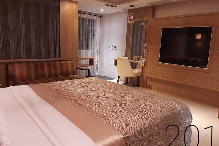 Room 9 of 39