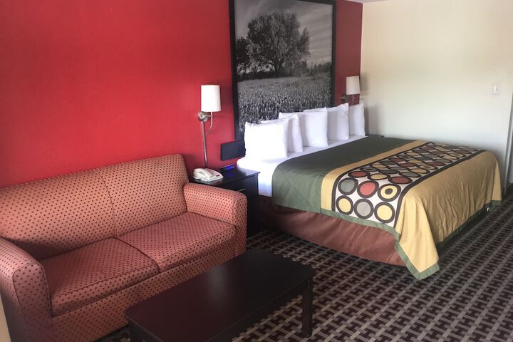 1 King Bed (2 of 10)