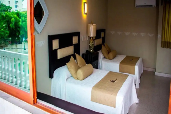 Room 6 of 22