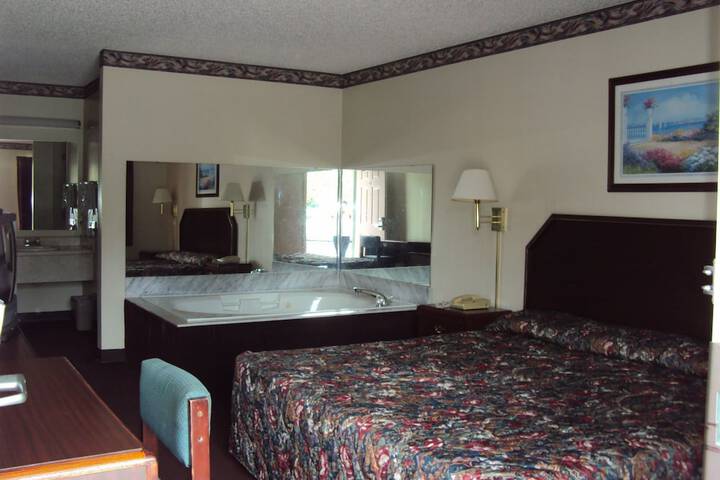 Room 4 of 14