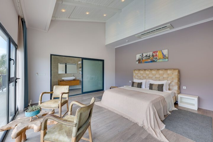 Room 6 of 49