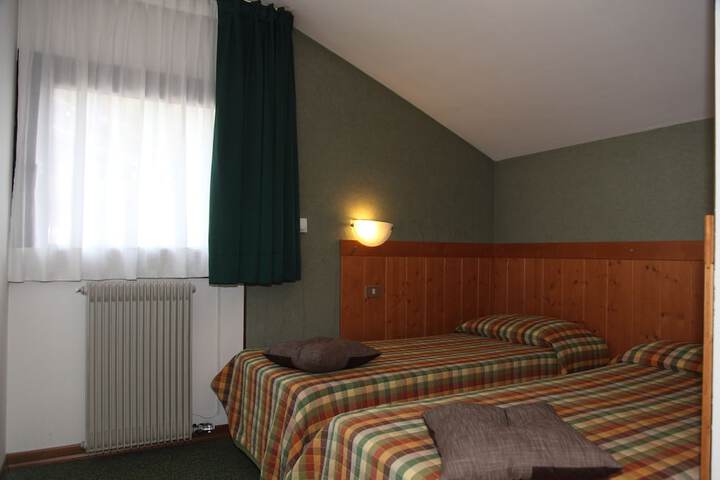 Room 11 of 45