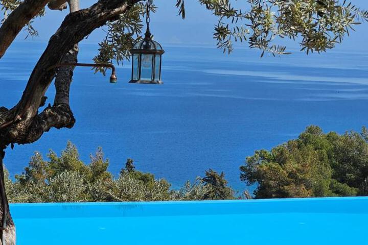 Yialasi Hotel