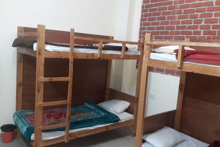 Room 12 of 24